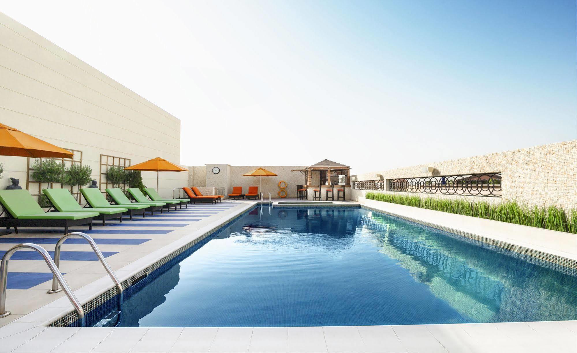 Cosmopolitan Hotel Dubai - Al Barsha Exterior foto